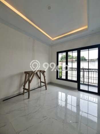 Rumah Strategis 3 KT LT 71m² di Tanjung Barat, Jakarta Selatan Rumah Strategis 3 KT LT 71m² di Tanjung Barat, Jakarta Selatan