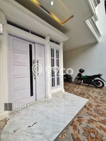 For Sale Rumah 4 Kamar Lokasi Ideal Nyaman dan Strategis di Jagakarsa For Sale Rumah 4 Kamar Lokasi Ideal Nyaman dan Strategis di Jagakarsa