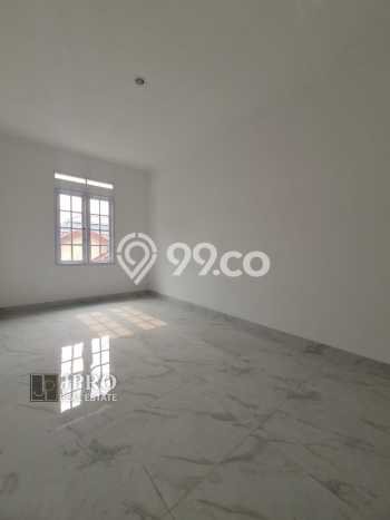 For Sale Rumah 4 Kamar Lokasi Ideal Nyaman dan Strategis di Jagakarsa For Sale Rumah 4 Kamar Lokasi Ideal Nyaman dan Strategis di Jagakarsa