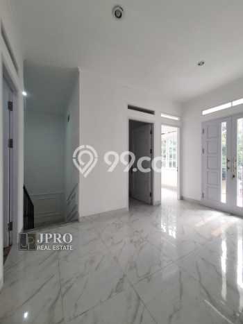 For Sale Rumah 4 Kamar Lokasi Ideal Nyaman dan Strategis di Jagakarsa For Sale Rumah 4 Kamar Lokasi Ideal Nyaman dan Strategis di Jagakarsa