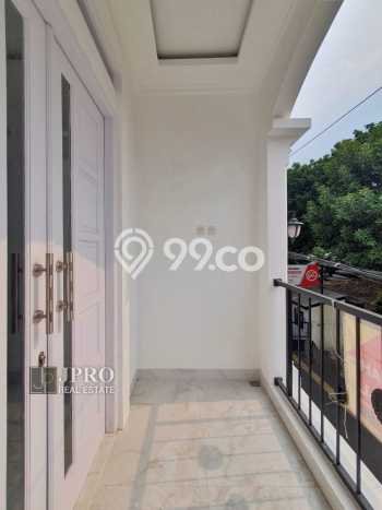 For Sale Rumah 4 Kamar Lokasi Ideal Nyaman dan Strategis di Jagakarsa For Sale Rumah 4 Kamar Lokasi Ideal Nyaman dan Strategis di Jagakarsa