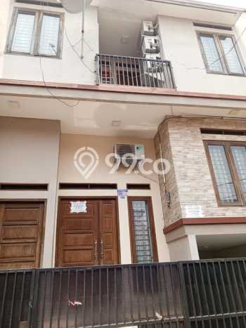 Rumah Bagus Menzanine 2,5 Lantai Full Furnished Murah Strategis Di Jagakarsa Jakarta Selatan Rumah Bagus Menzanine 2,5 Lantai Full Furnished Murah Strategis Di Jagakarsa Jakarta Selatan