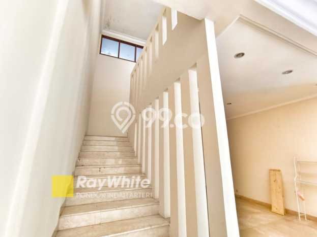 Dijual Rumah Luas Elegan Dengan View Cantik di Kemang, Jakarta Selatan Dijual Rumah Luas Elegan Dengan View Cantik di Kemang, Jakarta Selatan
