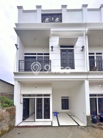 For Sale Hunian Rumah Terawat 4 Kamar di Condet, Jakarta Timur For Sale Hunian Rumah Terawat 4 Kamar di Condet, Jakarta Timur