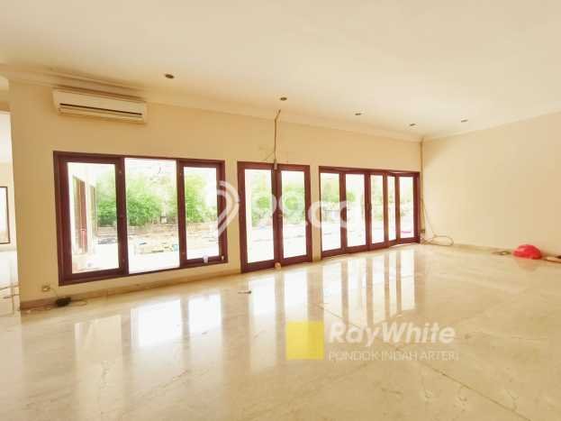 Dijual Rumah Luas Elegan Dengan View Cantik di Kemang, Jakarta Selatan Dijual Rumah Luas Elegan Dengan View Cantik di Kemang, Jakarta Selatan