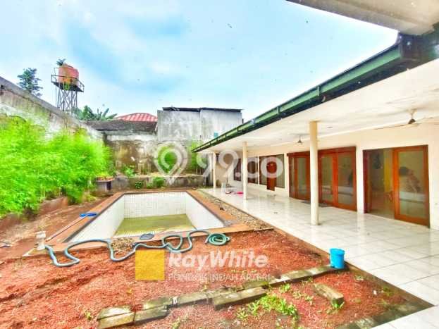 Dijual Rumah Luas Elegan Dengan View Cantik di Kemang, Jakarta Selatan Dijual Rumah Luas Elegan Dengan View Cantik di Kemang, Jakarta Selatan