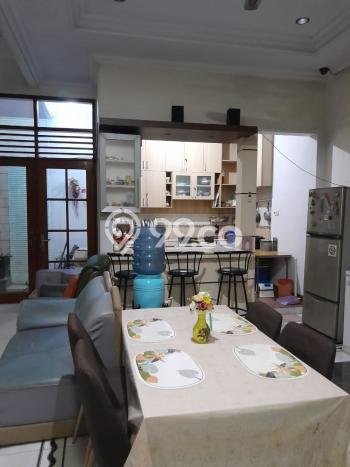 Dijual Hunian Rumah Terawat 5 Kamar di Harapan Baru, Bekasi Dijual Hunian Rumah Terawat 5 Kamar di Harapan Baru, Bekasi