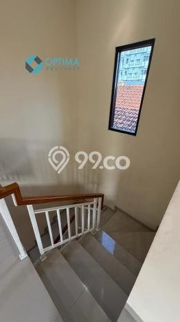 Rumah Elit Modern Tanpa Renovasi di Caturtunggal Sleman Rumah Elit Modern Tanpa Renovasi di Caturtunggal Sleman