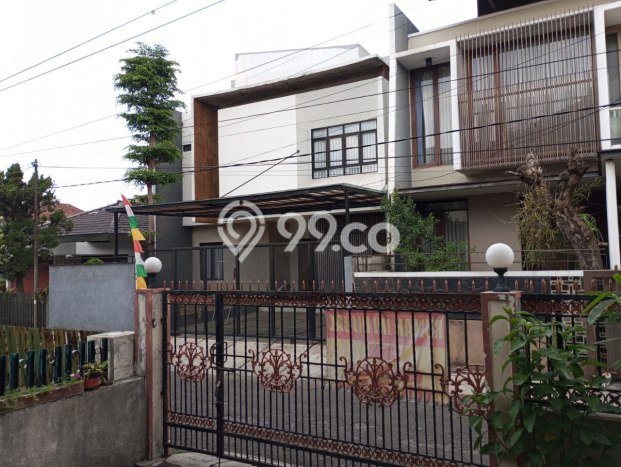 Ready to Use! Luxury House LT 236m2 Desain Elegan di Burangrang Ready to Use! Luxury House LT 236m2 Desain Elegan di Burangrang