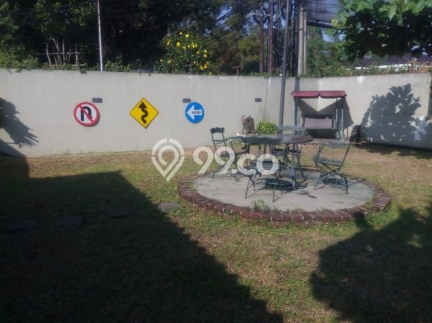 Rumah di Setiabudi, Luas 1002m2m², Bangunan 500m2m² Rumah di Setiabudi, Luas 1002m2m², Bangunan 500m2m²