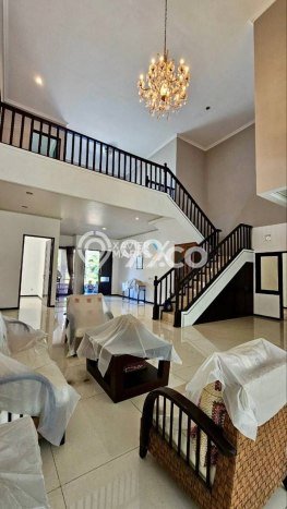 Rumah Elit Modern Tanpa Renovasi di Araya Malang Rumah Elit Modern Tanpa Renovasi di Araya Malang