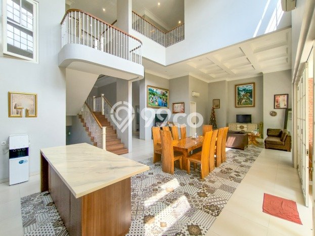 Rumah Elit Modern Tanpa Renovasi di Sentul City Bogor Rumah Elit Modern Tanpa Renovasi di Sentul City Bogor