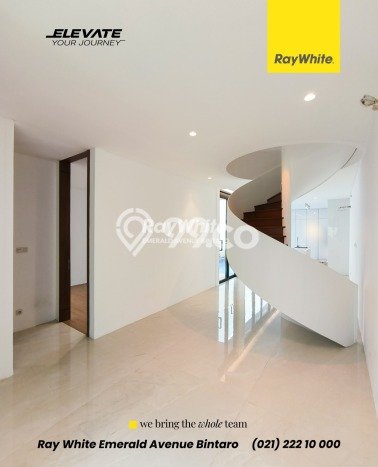 Ready to Use! Premium House LT 161m2 Desain Modern di Kemang Ready to Use! Premium House LT 161m2 Desain Modern di Kemang