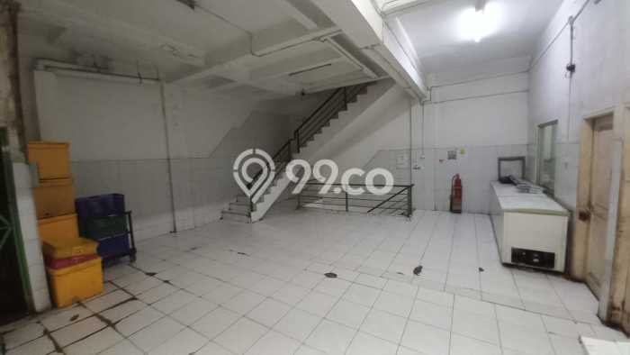 Ruko Bagus Dijual LB 368m2 Lokasi Strategis Jakarta Selatan Area Cocok untuk Bisnis Ruko Bagus Dijual LB 368m2 Lokasi Strategis Jakarta Selatan Area Cocok untuk Bisnis