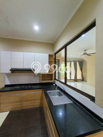 Rumah Elit LB 161m2 Siap Pakai Desain Elegan di Bintaro, Tangerang Selatan Rumah Elit LB 161m2 Siap Pakai Desain Elegan di Bintaro, Tangerang Selatan