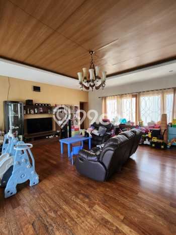 Rumah Elit LB 823m2 Siap Huni Desain Elegan di Bintaro, Tangerang Selatan Rumah Elit LB 823m2 Siap Huni Desain Elegan di Bintaro, Tangerang Selatan