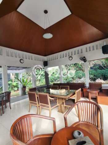 Dijual Rumah Luas Megah Dengan View Eksklusif di Bintaro, Jakarta Selatan Dijual Rumah Luas Megah Dengan View Eksklusif di Bintaro, Jakarta Selatan