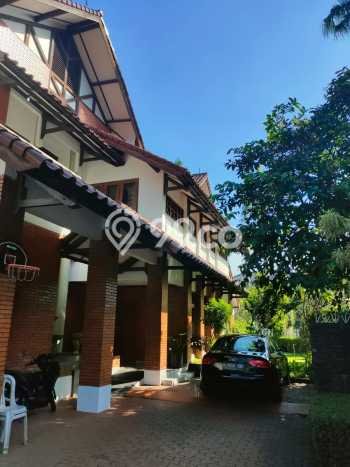 Hunian Mewah LB 630m2 Siap Pakai Desain Elegan di Pondok Indah, Jakarta Selatan Hunian Mewah LB 630m2 Siap Pakai Desain Elegan di Pondok Indah, Jakarta Selatan