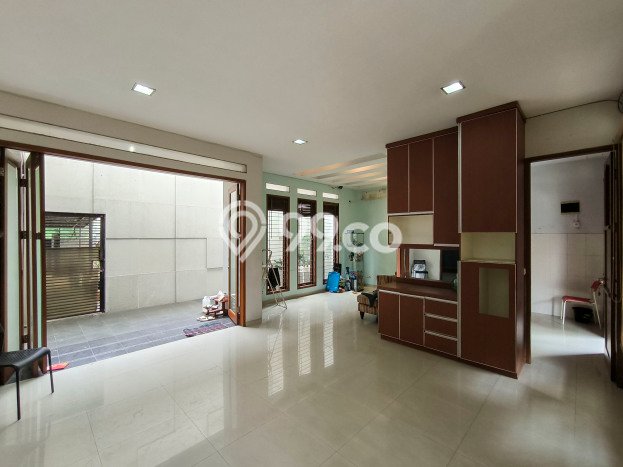 Rumah Elit Modern Tanpa Renovasi di Bintaro Tangerang Selatan Rumah Elit Modern Tanpa Renovasi di Bintaro Tangerang Selatan