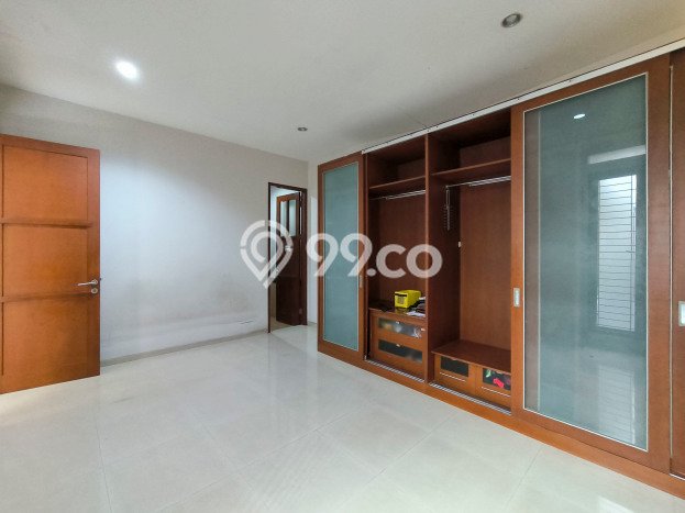 Rumah Elit Modern Tanpa Renovasi di Bintaro Tangerang Selatan Rumah Elit Modern Tanpa Renovasi di Bintaro Tangerang Selatan