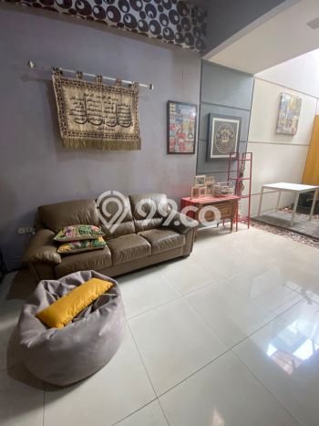 Rumah Luas Asri 3 KT Siap Huni di Bintaro Tangerang Selatan Rumah Luas Asri 3 KT Siap Huni di Bintaro Tangerang Selatan
