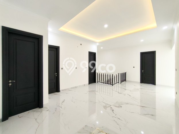 Ready to Use! Luxury House LT 250m2 Desain Elegan di Bintaro Ready to Use! Luxury House LT 250m2 Desain Elegan di Bintaro