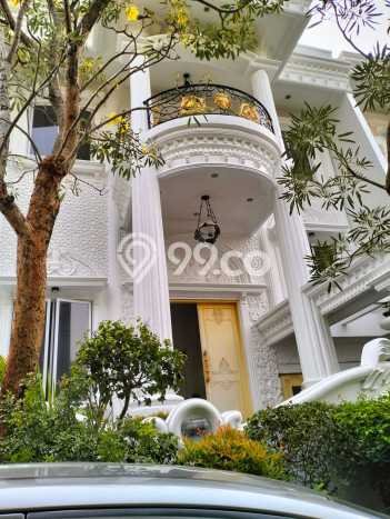 Rumah Mewah LB 321m2 Siap Huni Desain Elegan di BSD, Tangerang Rumah Mewah LB 321m2 Siap Huni Desain Elegan di BSD, Tangerang