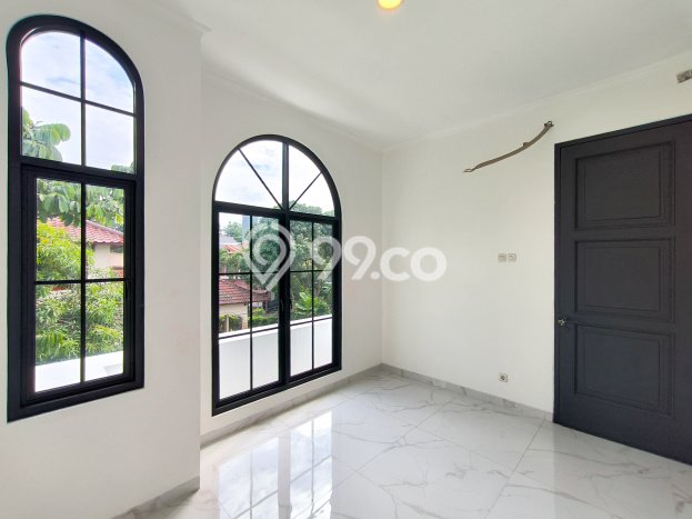 Hunian Mewah LB 220m2 Siap Huni Desain Elegan di Bintaro, Tangerang Selatan Hunian Mewah LB 220m2 Siap Huni Desain Elegan di Bintaro, Tangerang Selatan