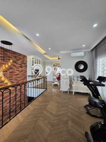 Rumah Mewah LB 225m2 Siap Huni Desain Elegan di Bintaro, Tangerang Selatan Rumah Mewah LB 225m2 Siap Huni Desain Elegan di Bintaro, Tangerang Selatan