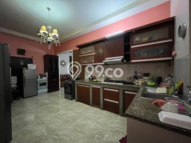 Rumah Mewah LB 250m2 Siap Pakai Desain Elegan di Bintaro, Tangerang Selatan Rumah Mewah LB 250m2 Siap Pakai Desain Elegan di Bintaro, Tangerang Selatan