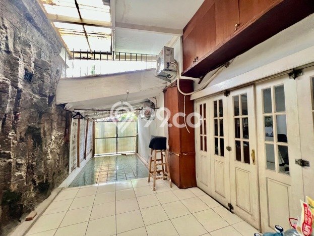 Rumah Elit Modern Siap Huni di Bintaro Tangerang Selatan Rumah Elit Modern Siap Huni di Bintaro Tangerang Selatan