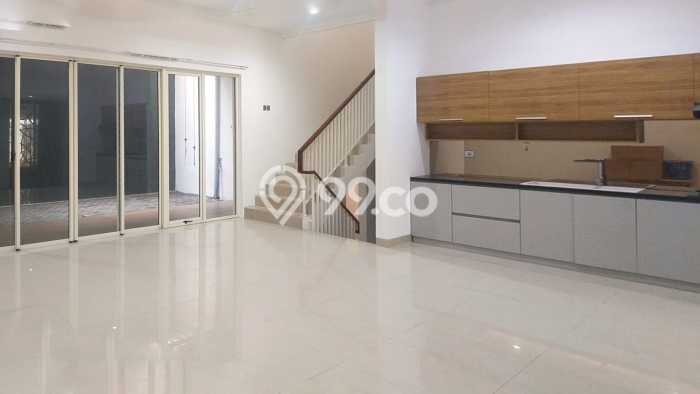 Ready to Use! Luxury House LT 204m2 Desain Elegan di Bintaro Ready to Use! Luxury House LT 204m2 Desain Elegan di Bintaro