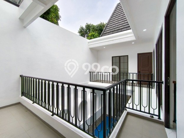 Hunian Mewah LB 300m2 Siap Huni Desain Elegan di Bintaro, Tangerang Selatan Hunian Mewah LB 300m2 Siap Huni Desain Elegan di Bintaro, Tangerang Selatan