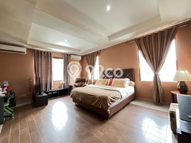 Rumah Mewah LB 250m2 Siap Pakai Desain Elegan di Bintaro, Tangerang Selatan Rumah Mewah LB 250m2 Siap Pakai Desain Elegan di Bintaro, Tangerang Selatan