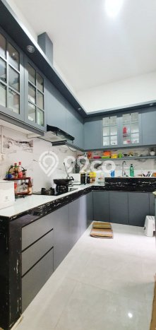 Hunian Elit LB 300m2 Siap Pakai Desain Elegan di Bintaro, Tangerang Selatan Hunian Elit LB 300m2 Siap Pakai Desain Elegan di Bintaro, Tangerang Selatan