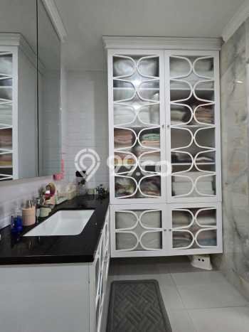 Rumah Mewah LB 225m2 Siap Huni Desain Elegan di Bintaro, Tangerang Selatan Rumah Mewah LB 225m2 Siap Huni Desain Elegan di Bintaro, Tangerang Selatan