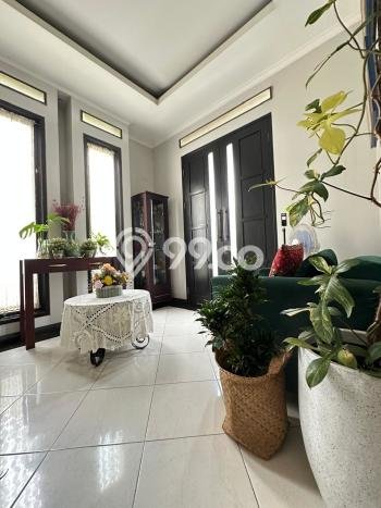 Hunian Elit LB 240m2 Siap Pakai Desain Elegan di Bintaro, Tangerang Selatan Hunian Elit LB 240m2 Siap Pakai Desain Elegan di Bintaro, Tangerang Selatan