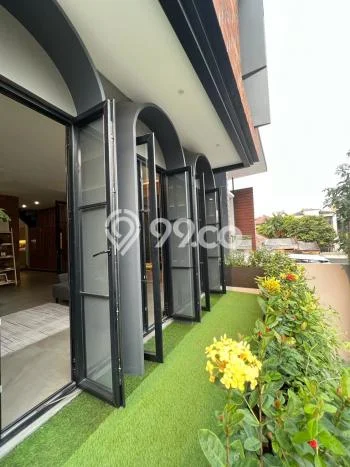 Hunian Elit LB 390m2 Siap Pakai Desain Elegan di Pondok Indah, Jakarta Selatan Hunian Elit LB 390m2 Siap Pakai Desain Elegan di Pondok Indah, Jakarta Selatan