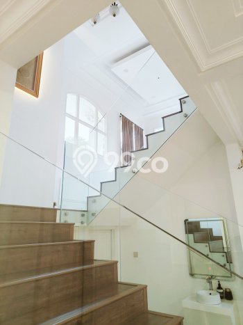 Dijual Rumah Mewah Elegan Dengan View Cantik di Bintaro, Tangerang Selatan Dijual Rumah Mewah Elegan Dengan View Cantik di Bintaro, Tangerang Selatan