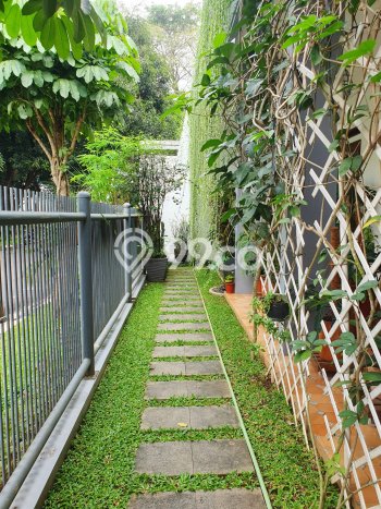Dijual Rumah Luas Megah Dengan View Eksklusif di Bintaro, Jakarta Selatan Dijual Rumah Luas Megah Dengan View Eksklusif di Bintaro, Jakarta Selatan