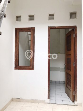 For Sale Hunian Rumah Terawat 3 Kamar di Graha Raya, Tangerang For Sale Hunian Rumah Terawat 3 Kamar di Graha Raya, Tangerang