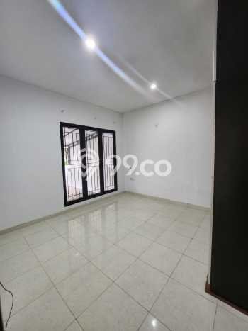Hunian Elit LB 180m2 Siap Pakai Desain Elegan di Bintaro, Tangerang Selatan Hunian Elit LB 180m2 Siap Pakai Desain Elegan di Bintaro, Tangerang Selatan