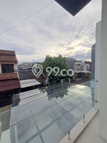 Jual Rumah Eksklusif 4 KT di Bintaro, Tangerang Selatan Jual Rumah Eksklusif 4 KT di Bintaro, Tangerang Selatan