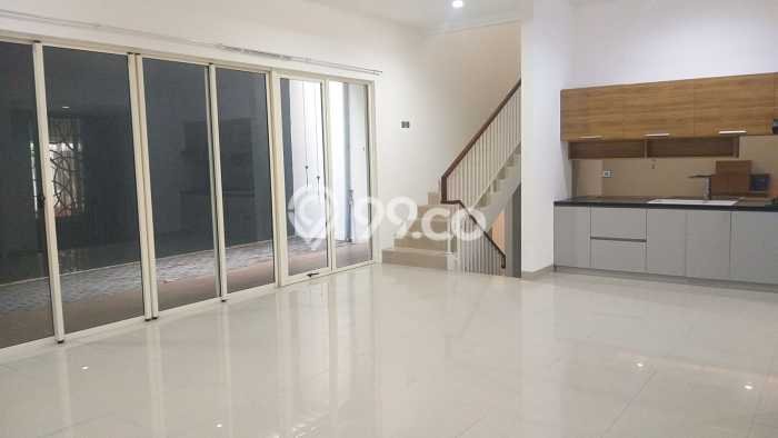 Disewakan! Rumah 4 Kamar Tidur &
3 Kamar Mandi di Bintaro, Tangerang Selatan Disewakan! Rumah 4 Kamar Tidur &
3 Kamar Mandi di Bintaro, Tangerang Selatan