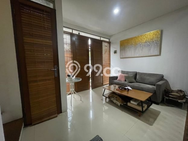 Rumah Strategis Modern Lb 120m2 di Ciputat, Tangerang Selatan Rumah Strategis Modern Lb 120m2 di Ciputat, Tangerang Selatan
