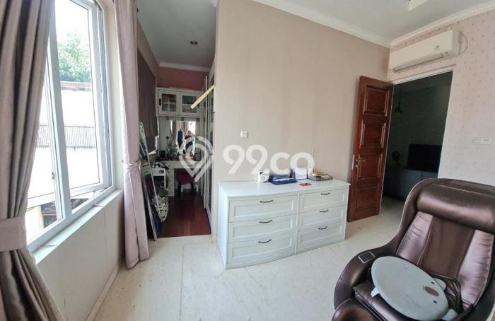 Dijual Rumah Luas Elegan Dengan View Cantik di Bintaro, Jakarta Selatan Dijual Rumah Luas Elegan Dengan View Cantik di Bintaro, Jakarta Selatan