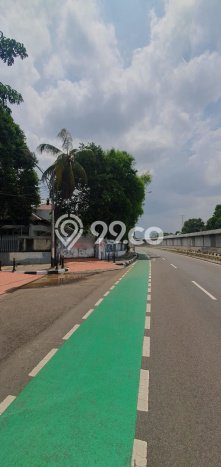 Hunian Mewah Siap Huni LT 915m2 di Kebayoran Baru, Jakarta Selatan Hunian Mewah Siap Huni LT 915m2 di Kebayoran Baru, Jakarta Selatan