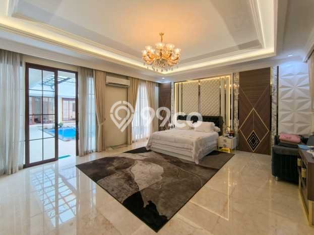Ready to Use! Luxury House LT 900m2 Desain Elegan di Bintaro Ready to Use! Luxury House LT 900m2 Desain Elegan di Bintaro