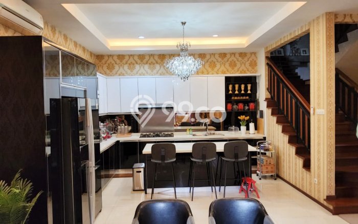 Ready to Use! Luxury House LT 204m2 Desain Elegan di Bintaro Ready to Use! Luxury House LT 204m2 Desain Elegan di Bintaro