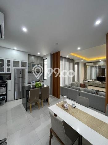 Siap Huni Rumah Mewah 5 Kamar di Menteng Dekat ke Mana Pun Siap Huni Rumah Mewah 5 Kamar di Menteng Dekat ke Mana Pun